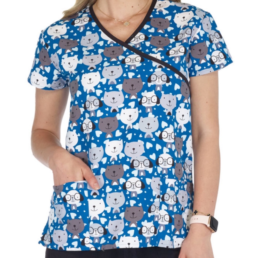 NWT Women’s Medium Dog Print I Love Scrubs Scrub Top